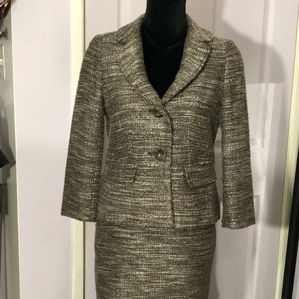 Ann Taylor Petite skirt suit size 6pjacket 0pskirt